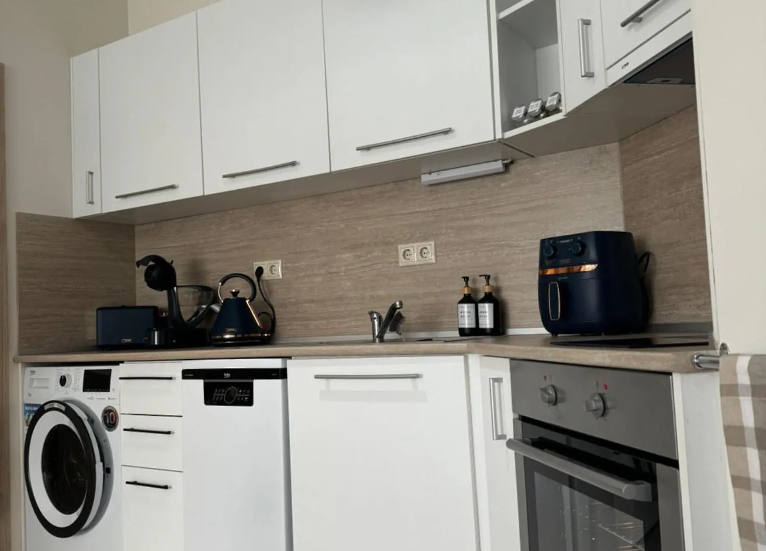 Elizi Summer House In Varna South Bay Beach 公寓